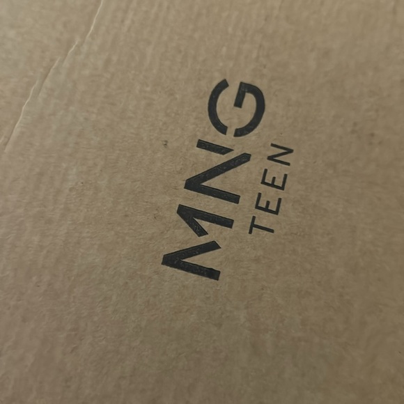 100% bovine leather. Long design. Square heel.‎ Height: 5cm. Zipper closure. - Picture 10 of 10